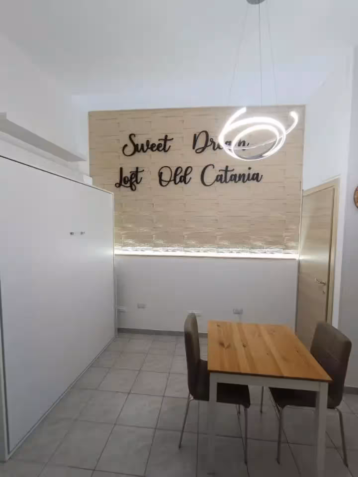 Chez Elle 3 picture>
                        </div>
                        <div class=